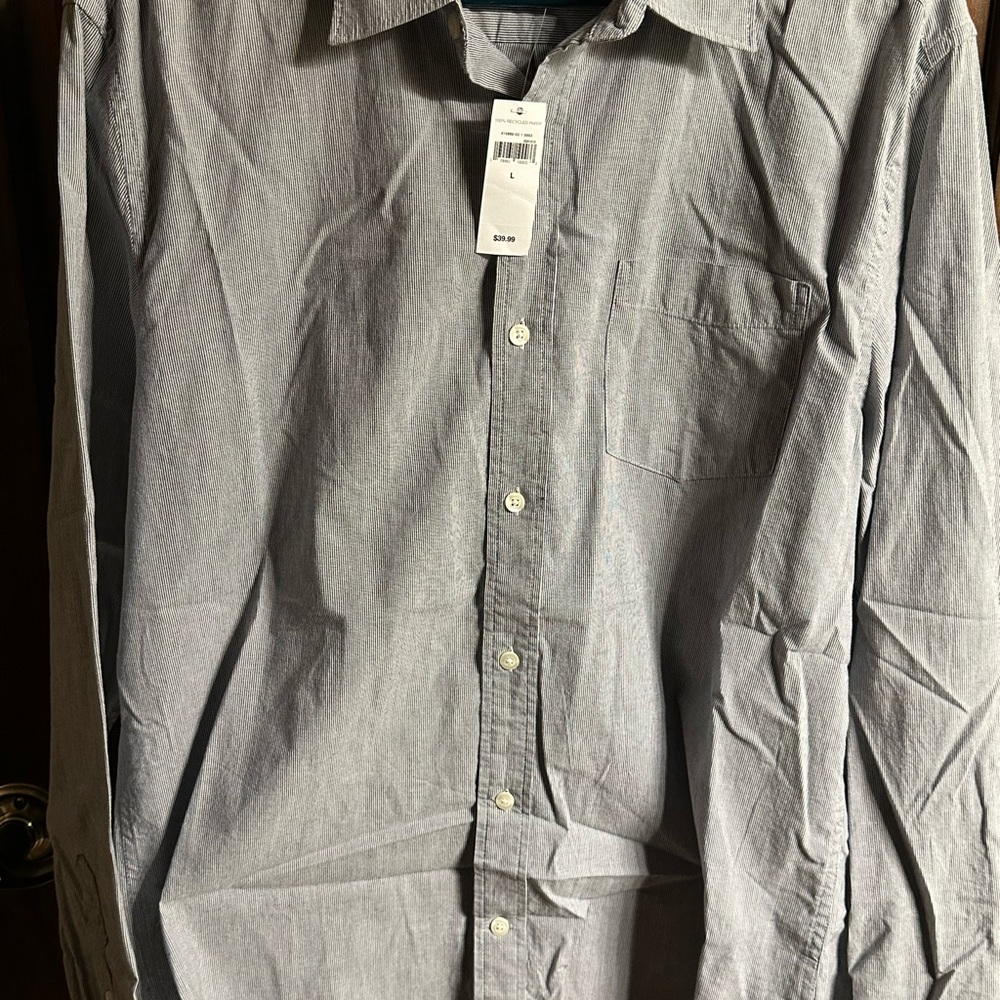 GAP Men's Casual Gray Button-Down Shirt